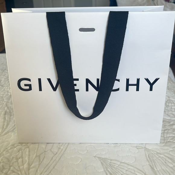 GIVENCHY Paper Bag with envelope - Picture 1 of 3